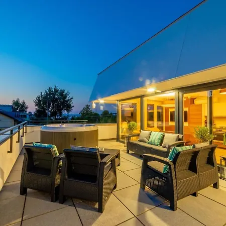 Apartman Moments - Emerald Penthouse *