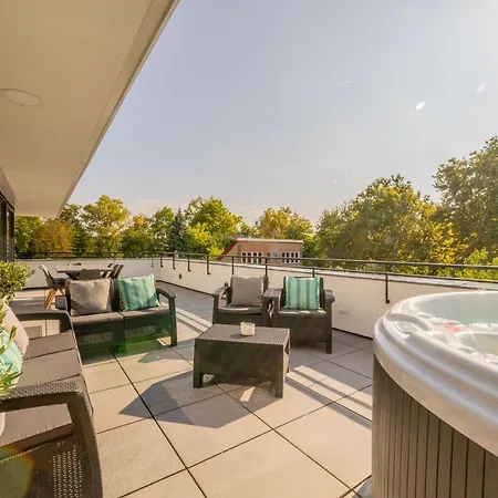 Apartman Moments - Emerald Penthouse
