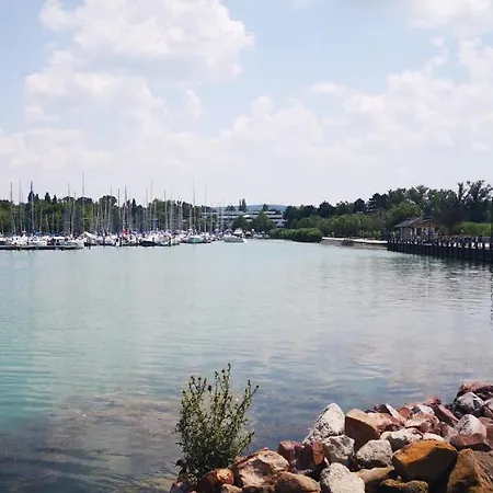 Apartament Moments - Emerald Penthouse Balatonszárszó