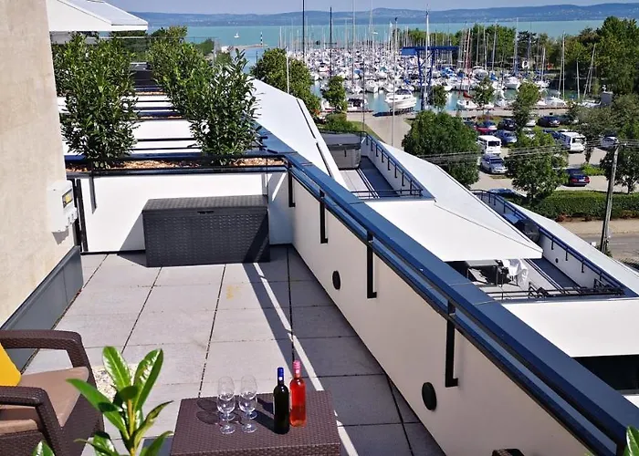 Moments - Emerald Penthouse