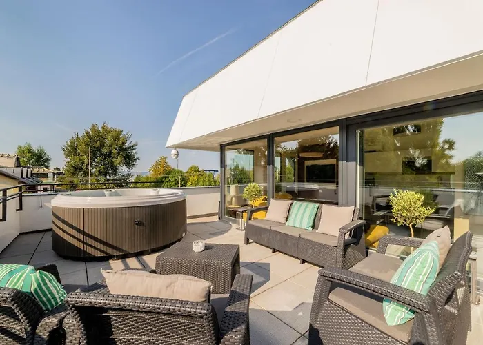 Moments - Emerald Penthouse *