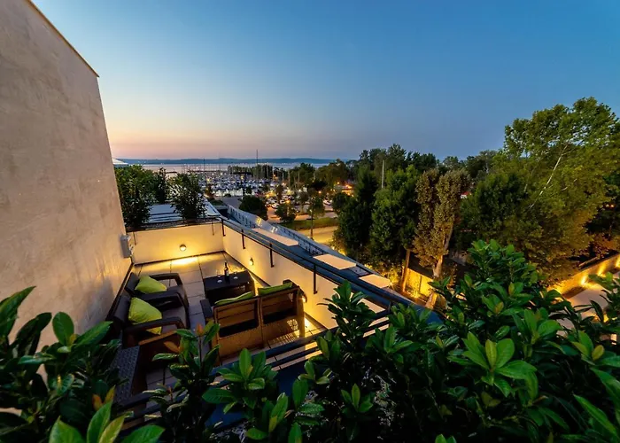 Moments - Emerald Penthouse Apartment Balatonszemes