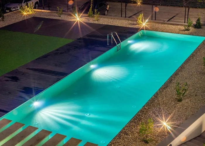 Moments - Emerald Penthouse *