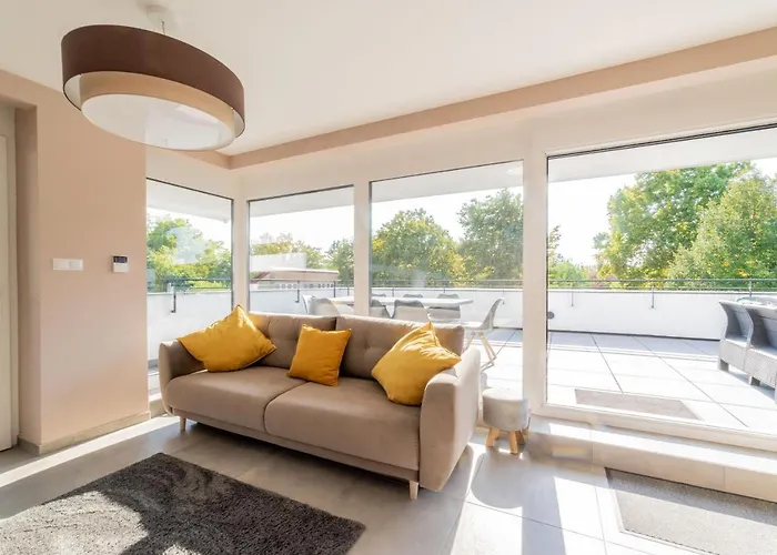 Apartment Moments - Emerald Penthouse Balatonszemes