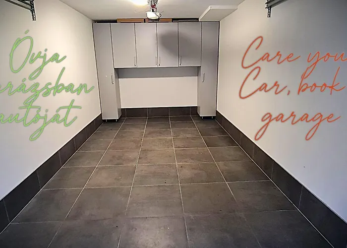 Moments - Emerald Penthouse *